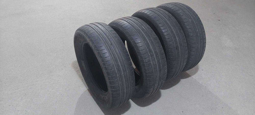 Продавам 4бр. летни гуми 195/65/15 Dunlop SportBluResponse