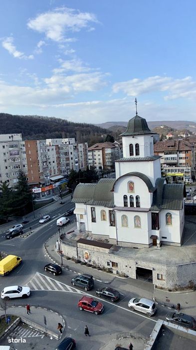 2 camere Complex Nord – vis-a-vis Biserica Sfinții Petru și Pavel
