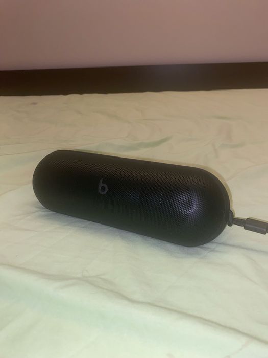 Beats pill в гаранция към Apple