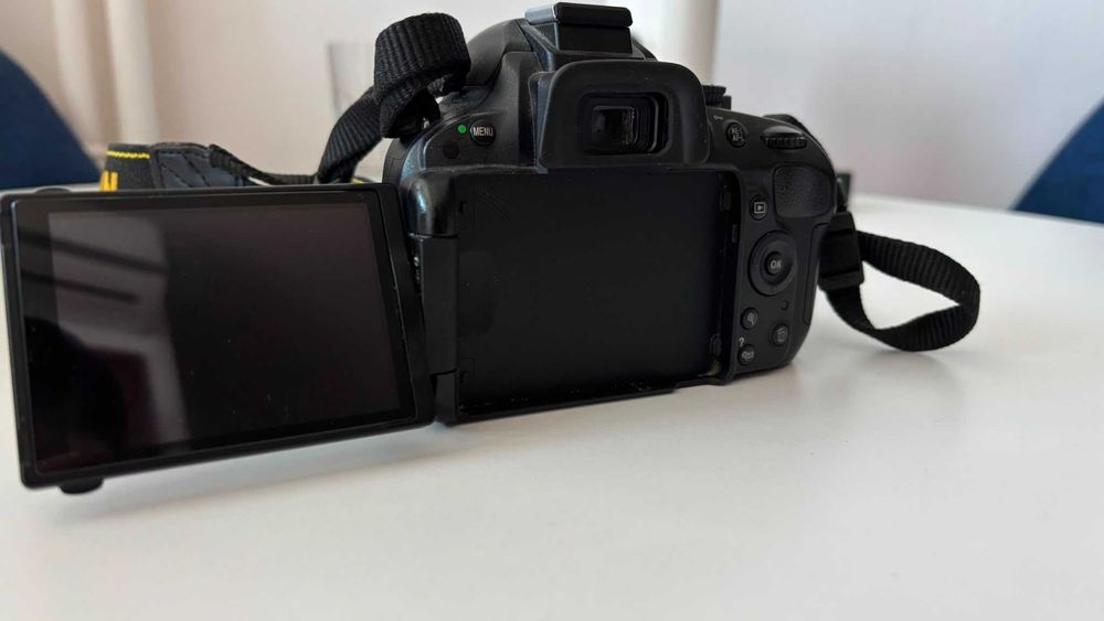 Camera Nikon D5100 DSLR, obiectiv 35mm 1.8G