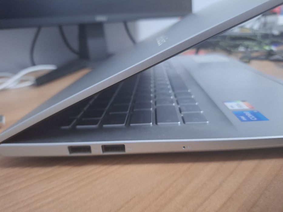 Лаптоп Asus Vivobook 15