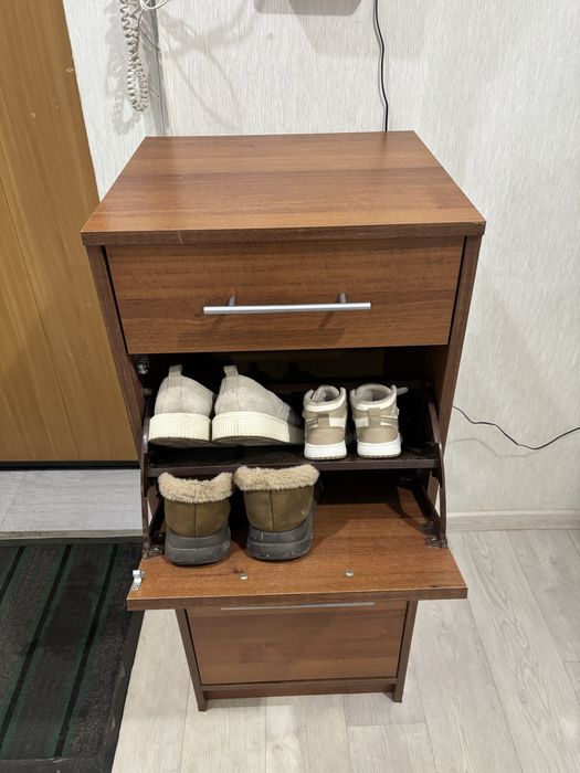 Продаеться обувница
