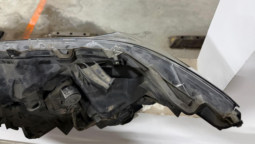 Права фара toyota prado