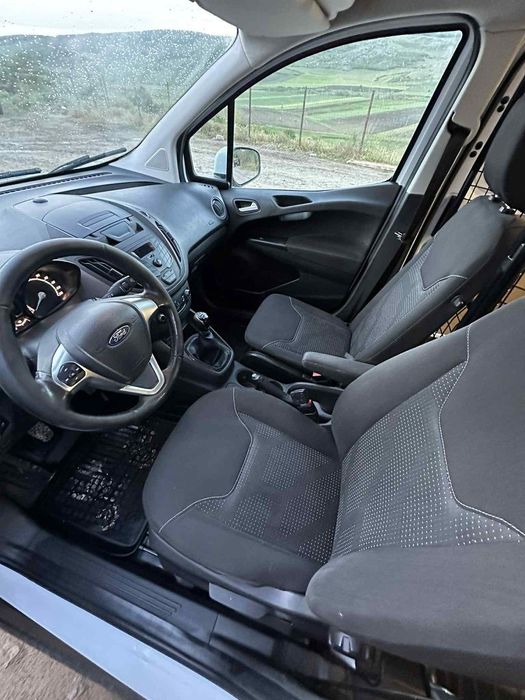 Ford Transit Courier 2016