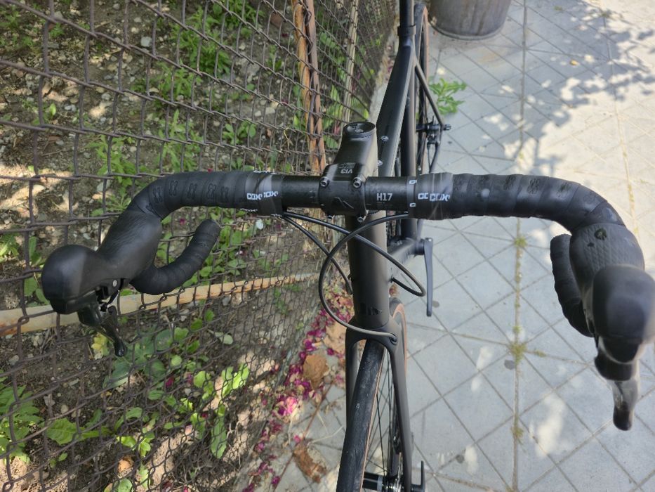 Canyon Endurance AL L размер 1х10 GRX Проходни оси Перфектно състояние Хидравлични дискови Shimano