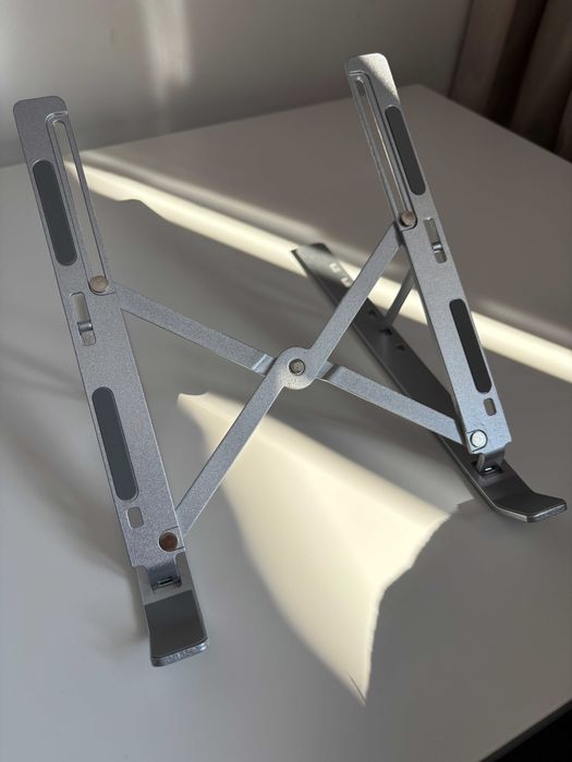 Suport pliabil pentru laptop din aluminiu