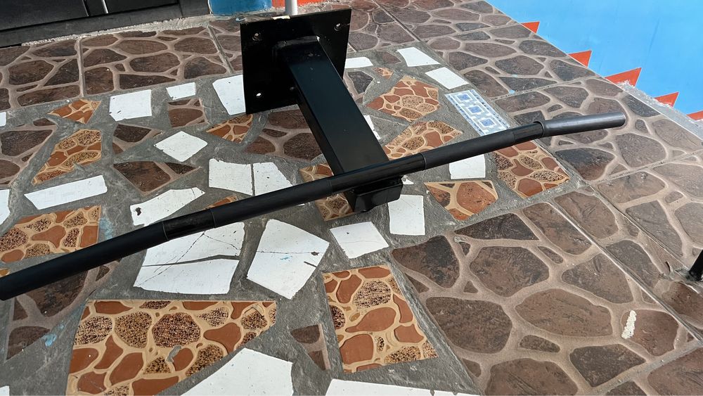 Турник для дома настенный