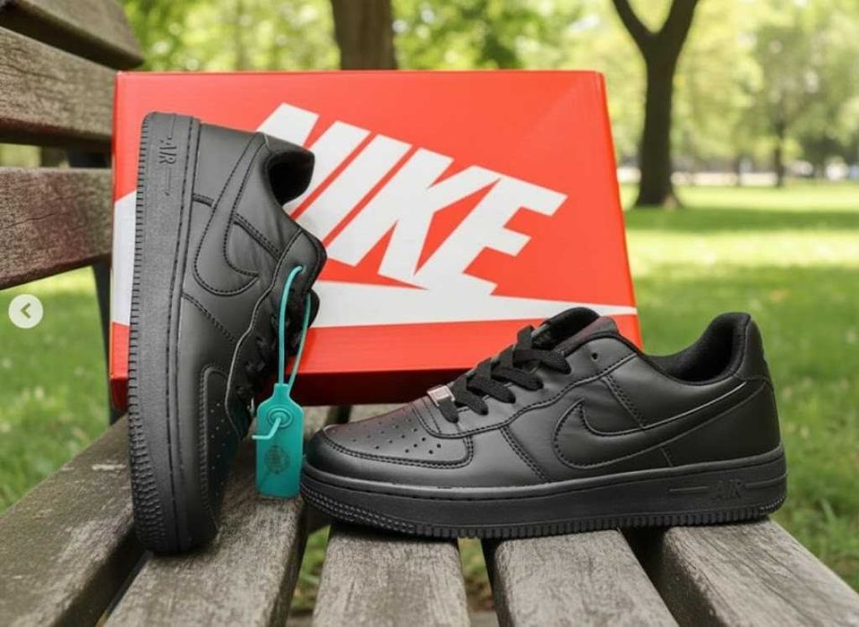 Adidasi Nike Air Force 1 Triple Black / Model Fete Baieti