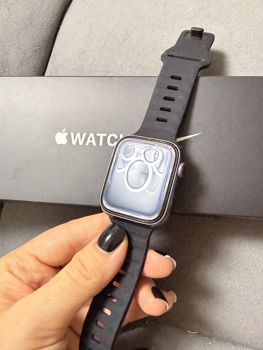 Продам часы apple watch 44 mm SE (Nike)