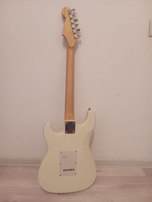 Электрогитара Fender