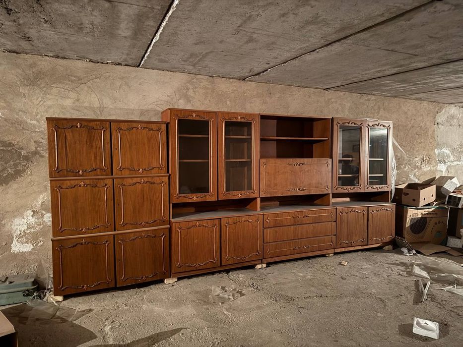 Продается гостинная мебель, состояние среднее, производство Россия