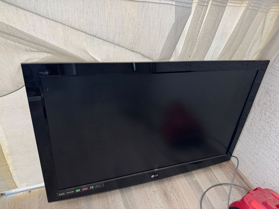 Продам Телевизор LG