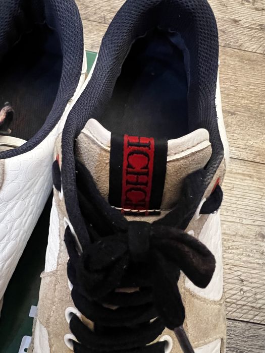 Продаются кроссовки CHCH в отличном  состоянии