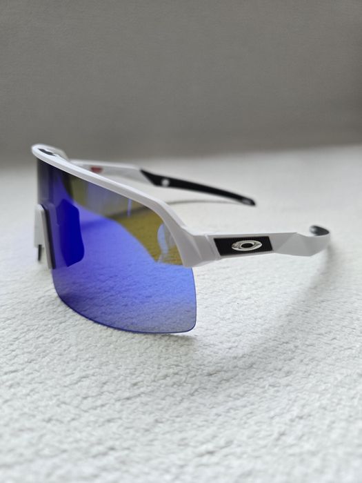 Слънчеви очила  Oakley Sutro Lite – [Sky Blue / White]