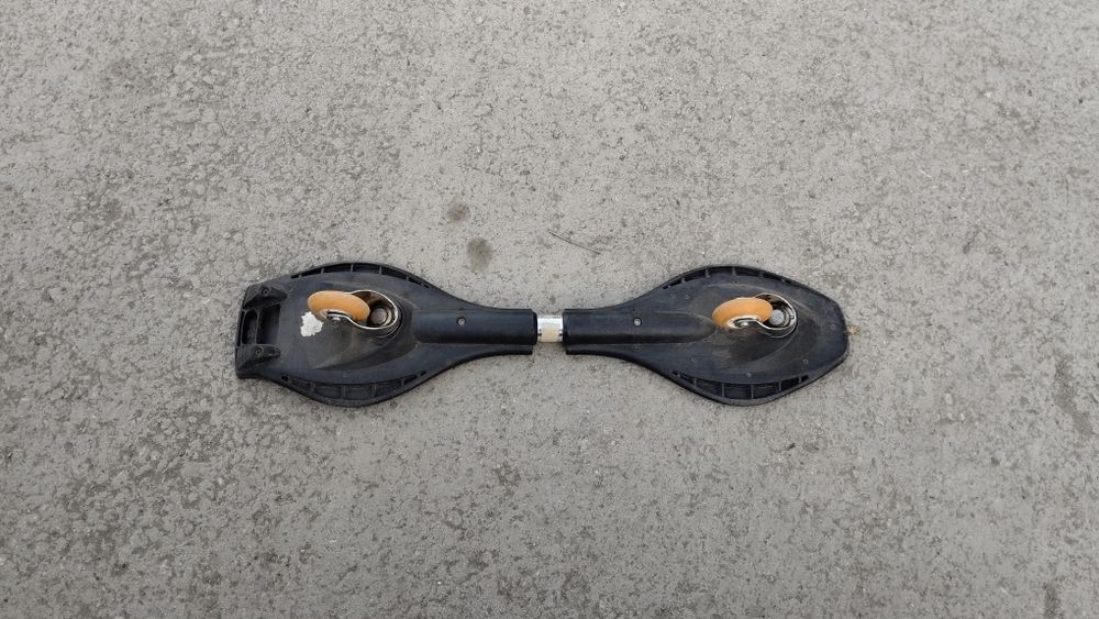 Продам скейтборд 2 колеса