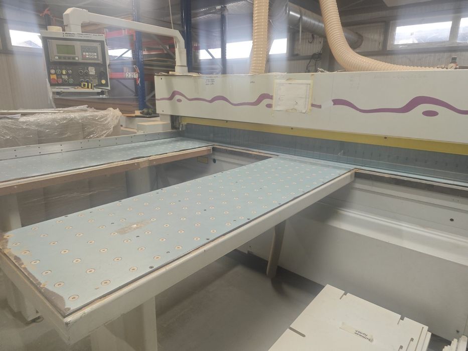 Пакеторазкройващ циркуляр HOMAG