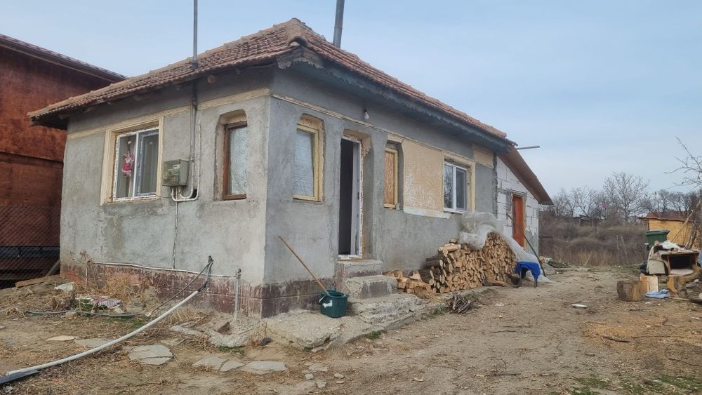 CASA si TEREN 1100 MP Suditi - 12km de Buzau (GAZE, apa, curent)
