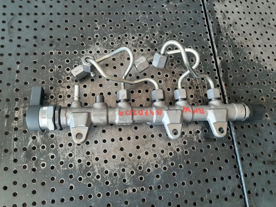 rampa injectoare 2.0 d mini f55 f56 bmw seria 55 f10 f11  bmw seria 2 f45 f46  x1 f48  x2 f39 f30 f31 0445214315
