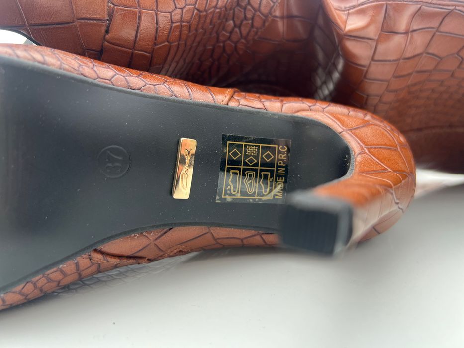 Кожени дамски обувки на висок ток