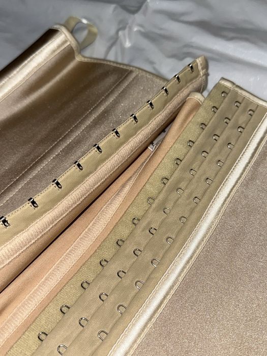 латексный, женский корсет