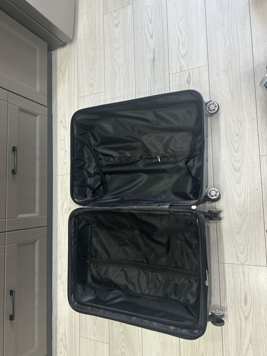 Продам чемодан размера L