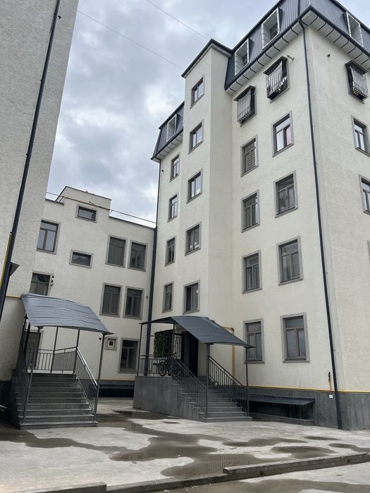 1 xonali uy sotiladi