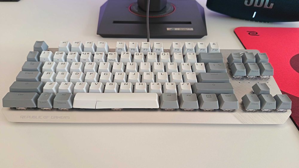 Asus Scope TKL бяло-сива клавиатура