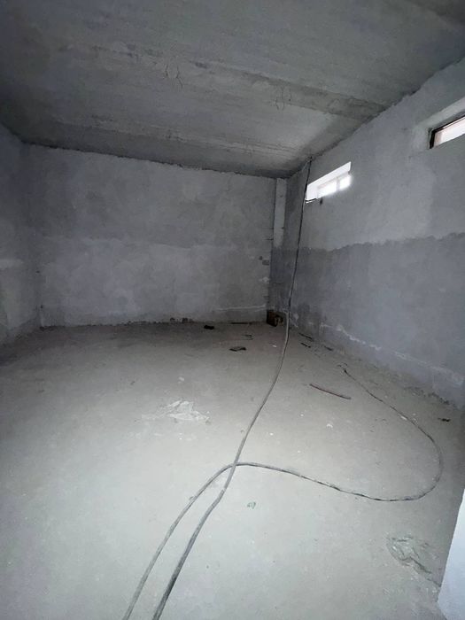Продаётся 465м² полуподвал 4м потолок ,Рудаки