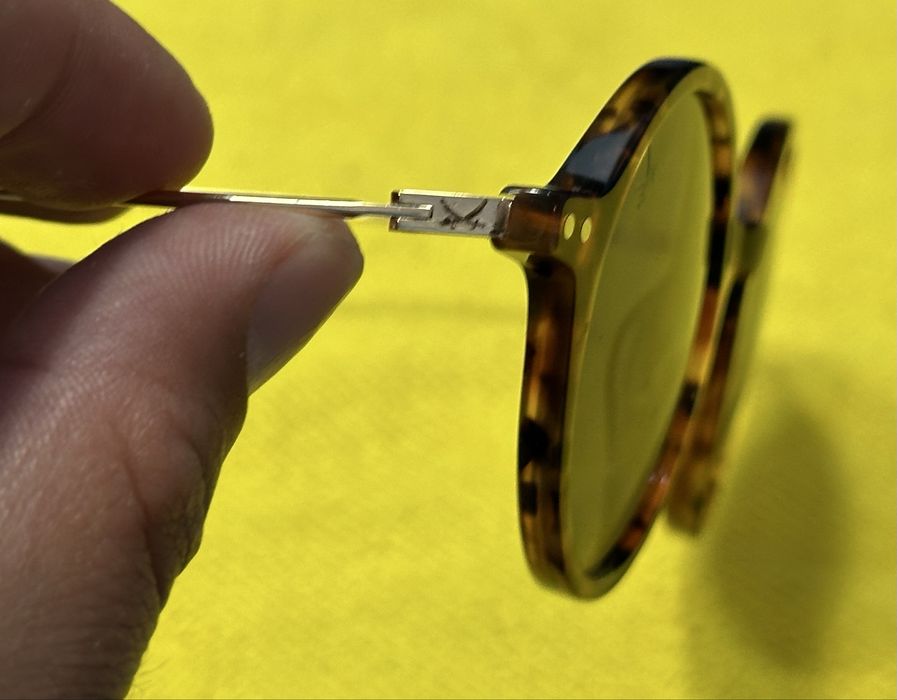 Vand Ochelari De Soare , damă