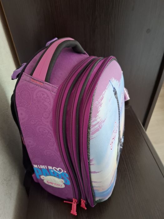 Школьный рюкзак (портфель]