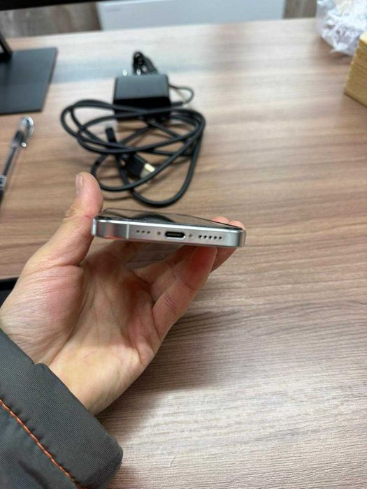 Продаю iPhone 15PRO на 256 GB