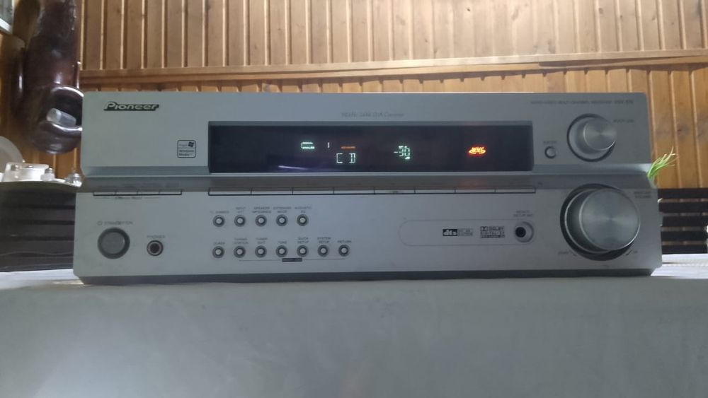 Усилитель звука Pioneer.