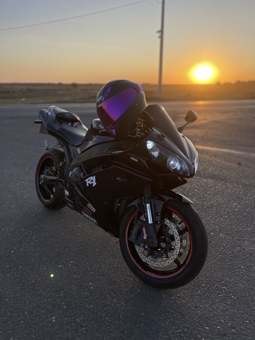 Vând yamaha r1 1000cc rn 19 2008