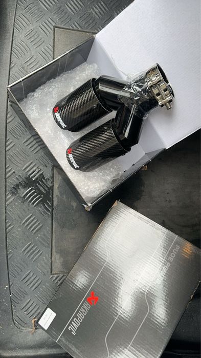 Vand Tips Dublu Akrapovic