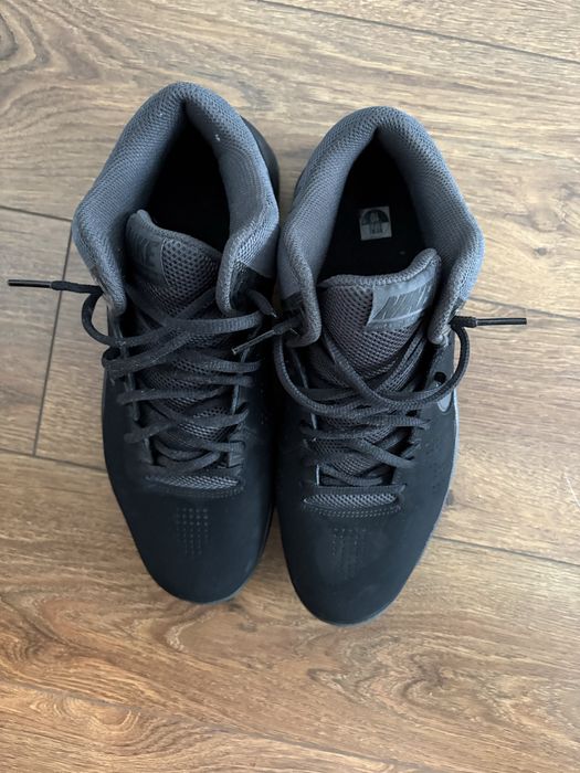 Adidasi Nike air visi pro 6.