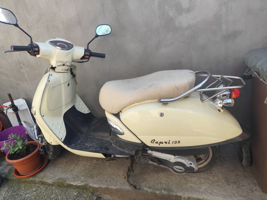 Scuter Capri 125 cm³
