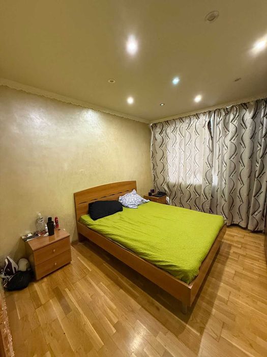 Продается трех комнатная квартира,