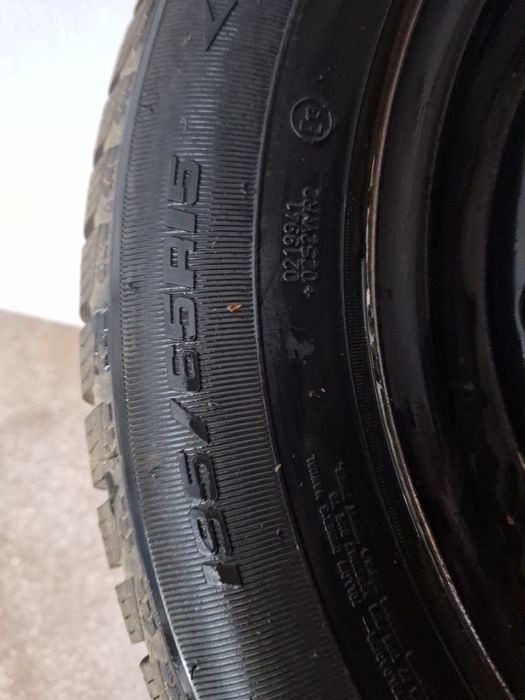 Jante tabla echipate cu cauciucuri de iarna