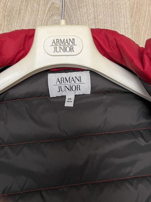 Армани куртка оригинал 2 года