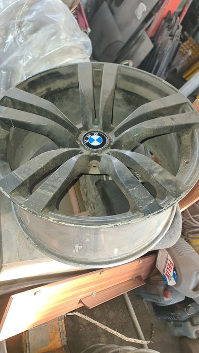 Продам диски на бмв оригинал 20-е