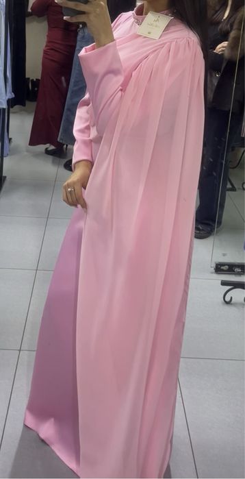 Продаю платье. Надевалось всего один раз, размер S