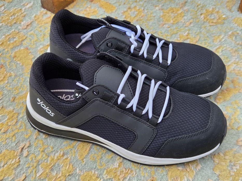 Vând Bocanci/sandale cu bombeu de protecție