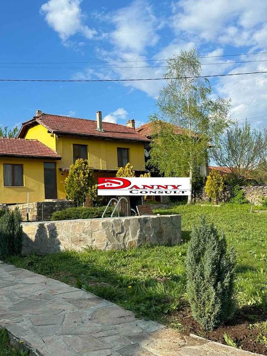 Реновирана къща за продажба в с. Коевци - обл. Велико Търново