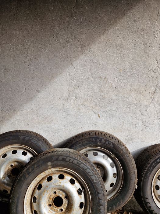 Зимни Tracmag гуми с джанти 195/65/15 – използвани един сезон

Дисплей