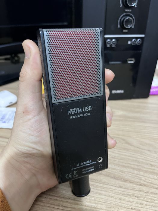 Микрофон професиональный