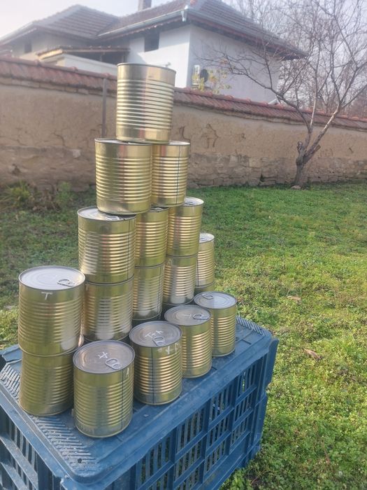Продавам рибни консерви