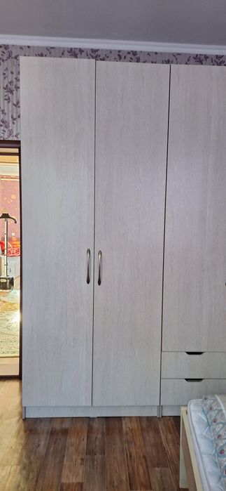 Шкаф распашной 3 на 3