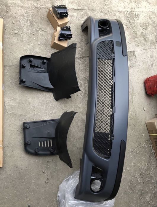М обвес BMW E39 бампер БМВ Е39 пластиковый новый