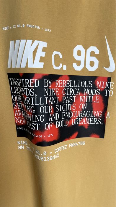 Nike Graphic Tee tricou barbati Nike mărimea L galben mustar impecabil