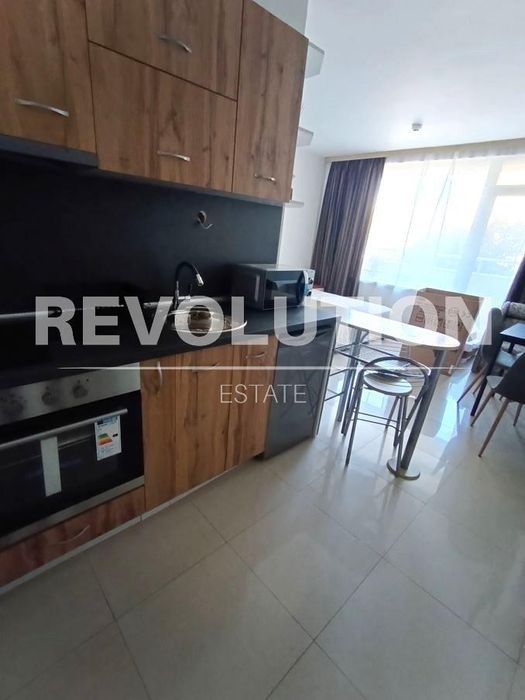 Дава се под наем Едностаен апартамент в Варна, Център - 35 кв.м за 425 € - Снимка #4